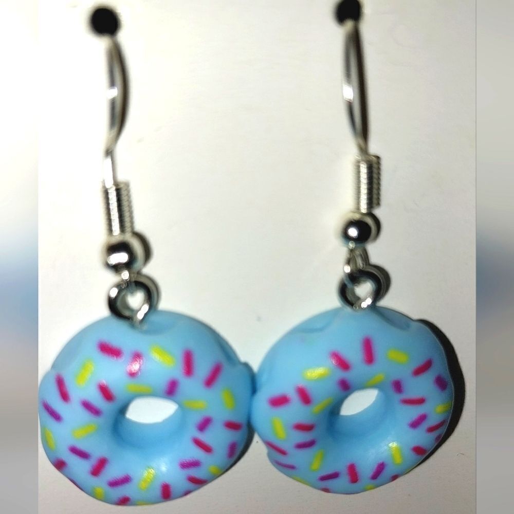 Hand crafted doughnut dangle earrings - Picture 5 of 6
